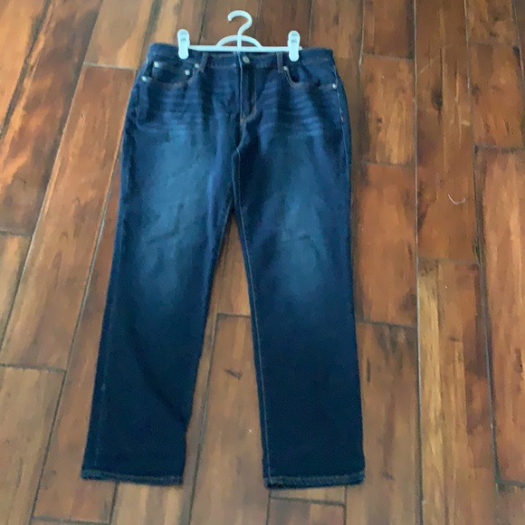 🎄 GAP Comfortable fit Girlfriend Jeans - Picture 2 of 3